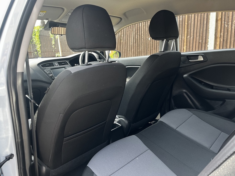Hyundai i20 SE Launch Edition - U349