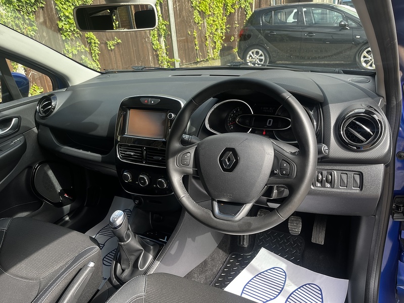 Renault Clio Dynamique Nav - U352