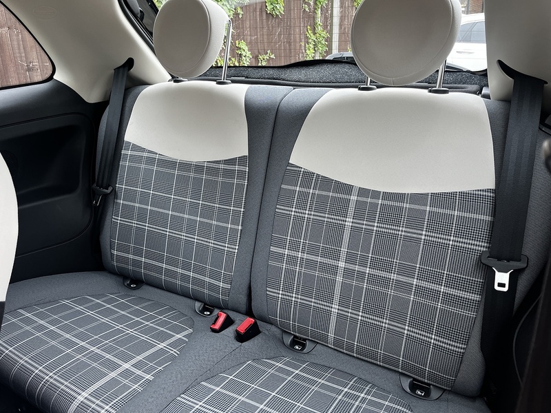 Fiat 500 MHEV Lounge - U366