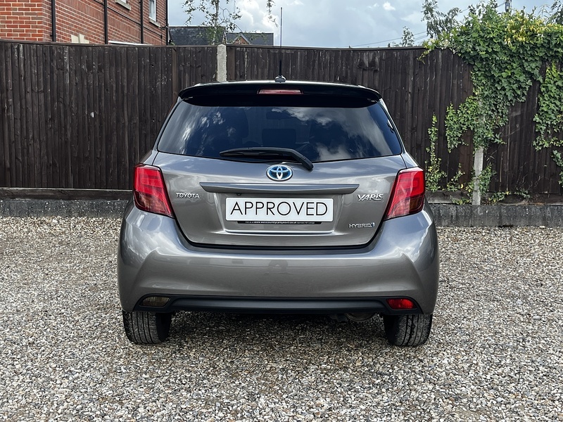 Toyota Yaris VVT-h Design - U369