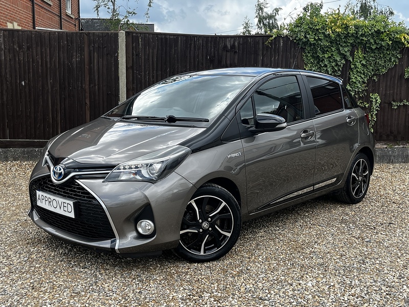 Toyota Yaris VVT-h Design - U369