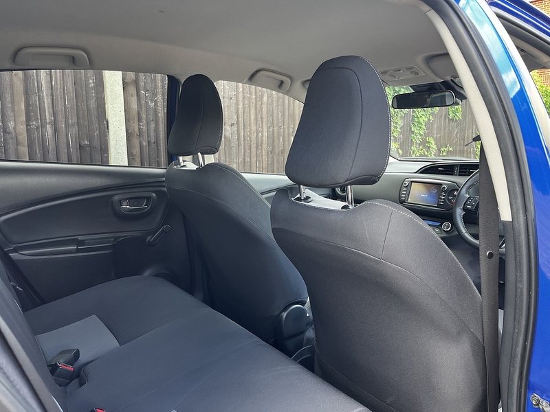 Toyota Yaris VVT-h Design - U371