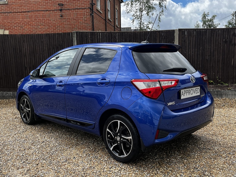 Toyota Yaris VVT-h Design - U371
