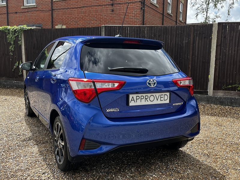 Toyota Yaris VVT-h Design - U371