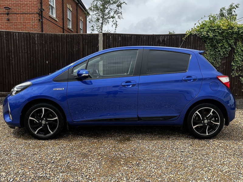 Toyota Yaris VVT-h Design - U371