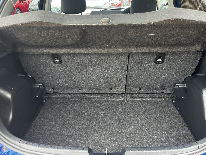 Toyota Yaris VVT-h Design - U371