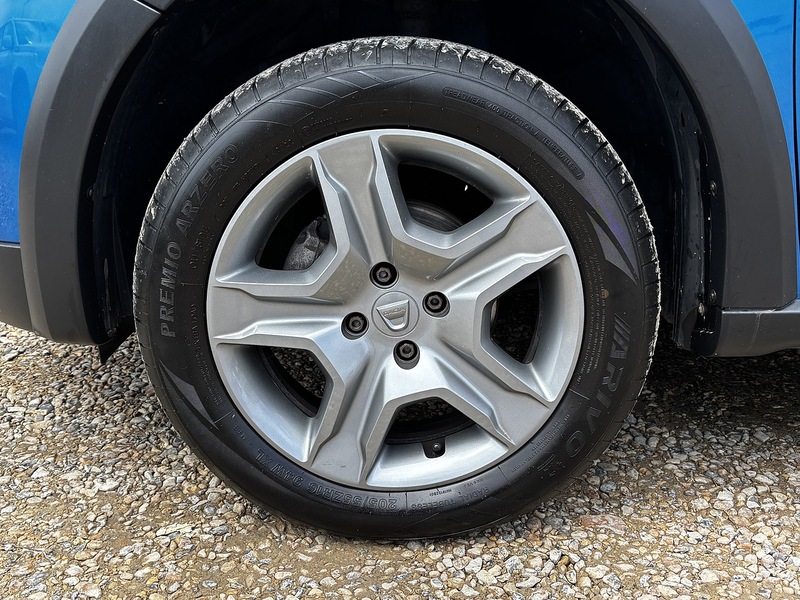 Dacia Sandero Stepway TCe Essential - U384