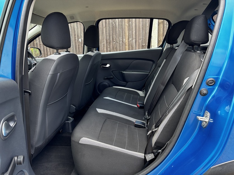 Dacia Sandero Stepway TCe Essential - U384