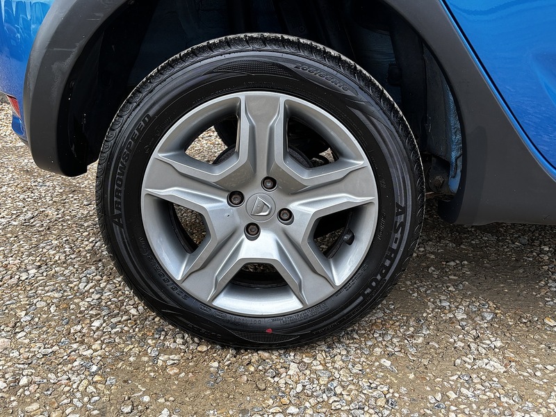 Dacia Sandero Stepway TCe Essential - U384