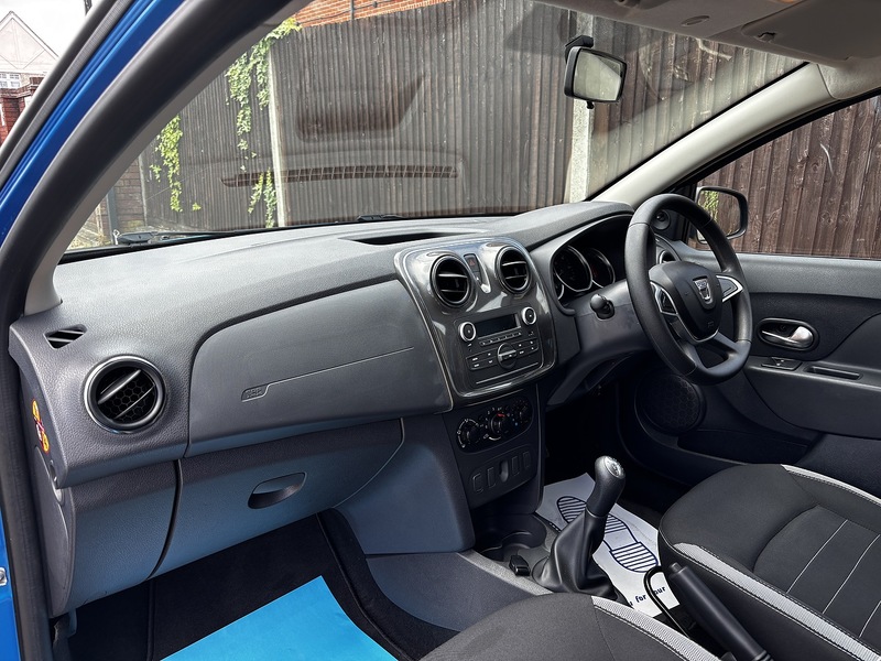 Dacia Sandero Stepway TCe Essential - U384