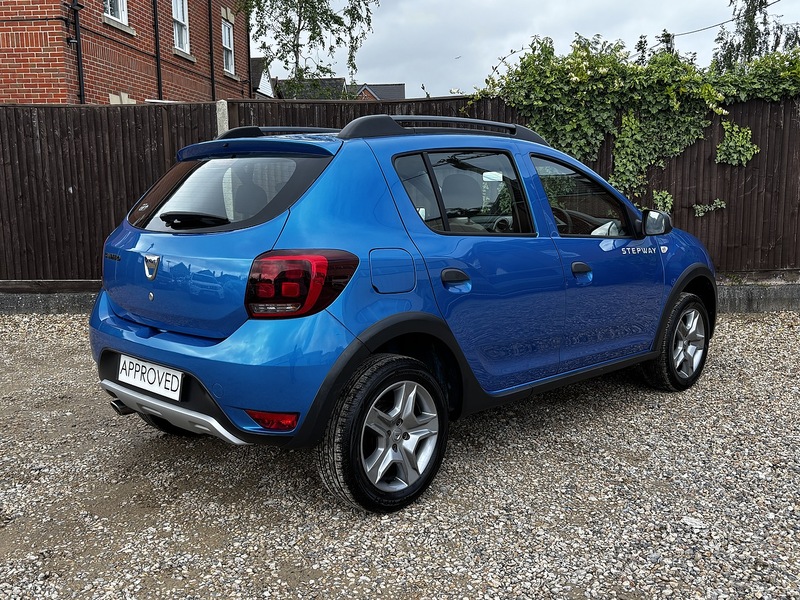 Dacia Sandero Stepway TCe Essential - U384