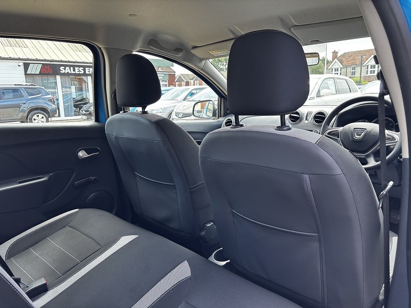 Dacia Sandero Stepway TCe Essential - U384