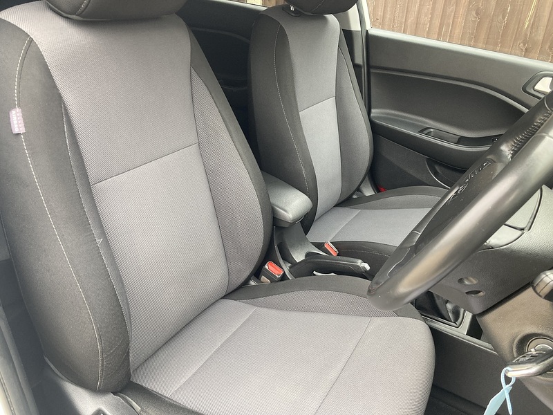 Hyundai i20 Play - U385