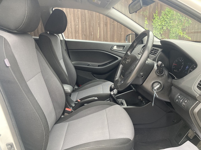 Hyundai i20 Play - U385