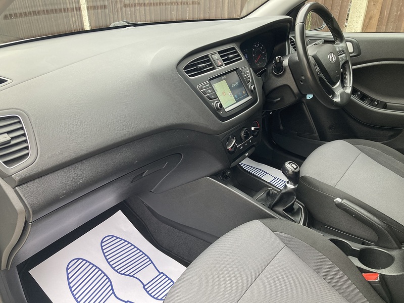 Hyundai i20 Play - U385