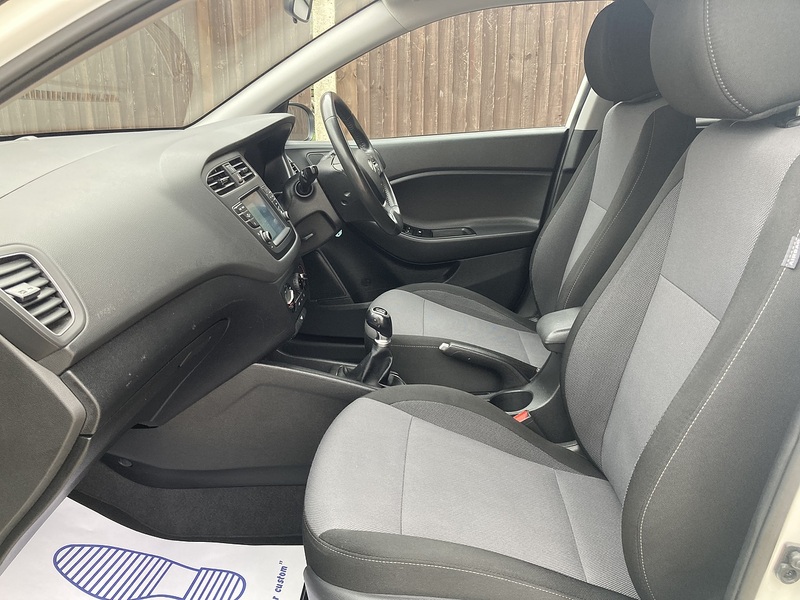 Hyundai i20 Play - U385