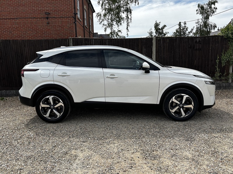Nissan Qashqai DIG-T MHEV N-Connecta - U388