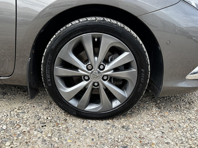 Toyota Auris VVT-h Excel - U390