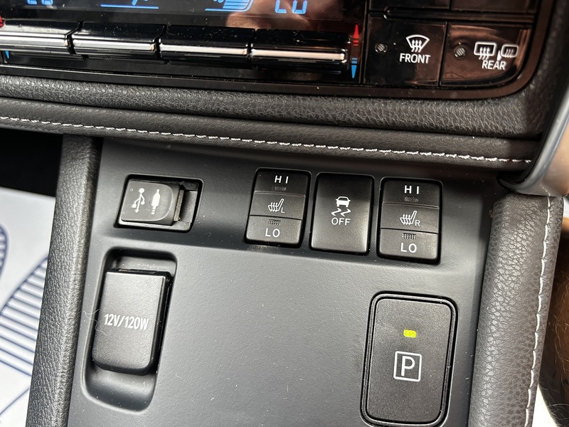 Toyota Auris VVT-h Excel - U390
