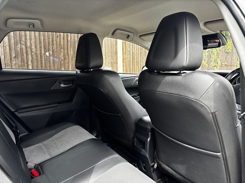 Toyota Auris VVT-h Excel - U390