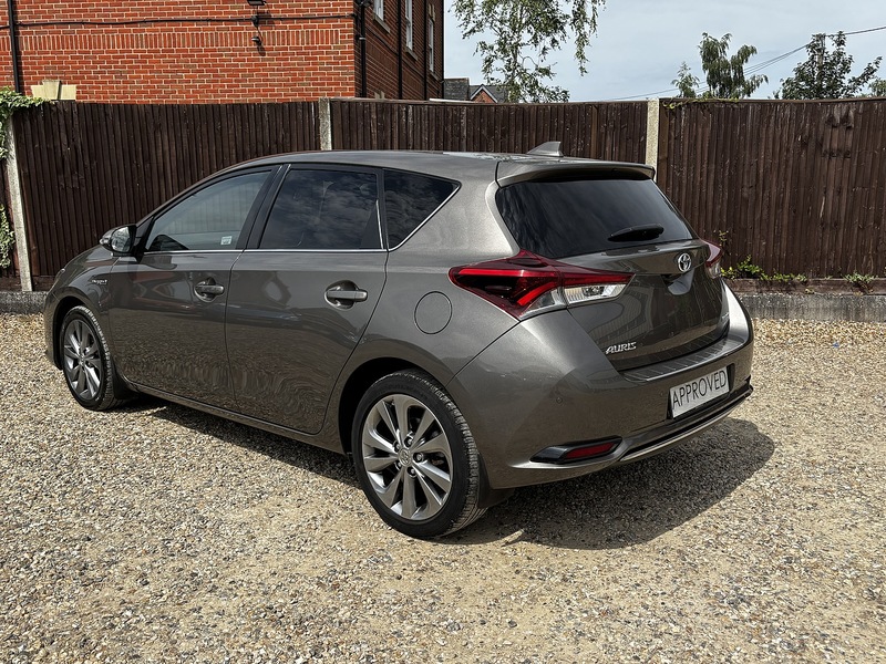 Toyota Auris VVT-h Excel - U390