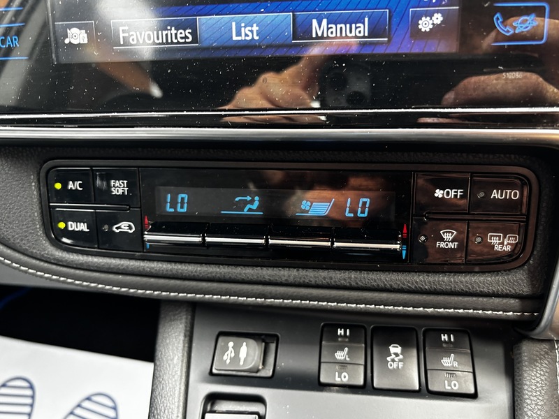 Toyota Auris VVT-h Excel - U390