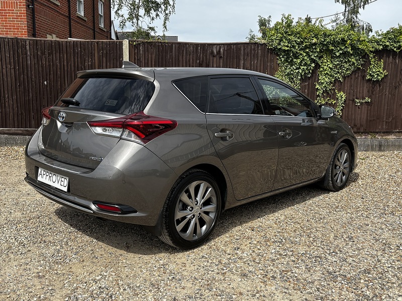 Toyota Auris VVT-h Excel - U390