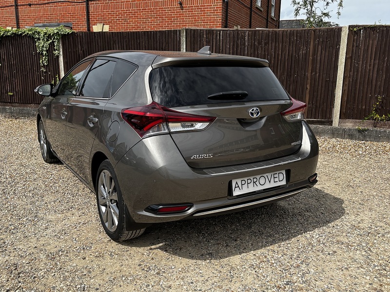 Toyota Auris VVT-h Excel - U390