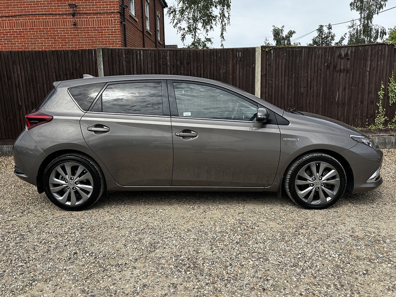 Toyota Auris VVT-h Excel - U390
