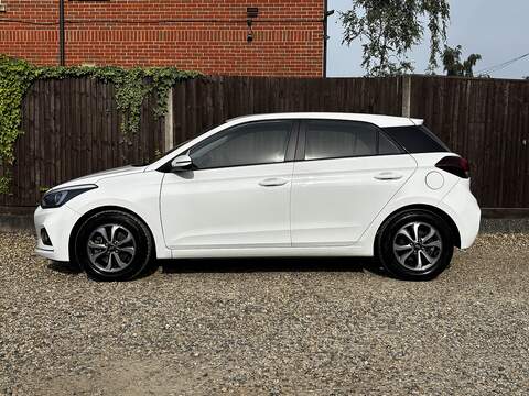 Hyundai i20 1.8 VVT-h Excel Hatchback 5dr Petrol Hybrid CVT Euro 6 (s/s) (Safety Sense) (136 ps)
