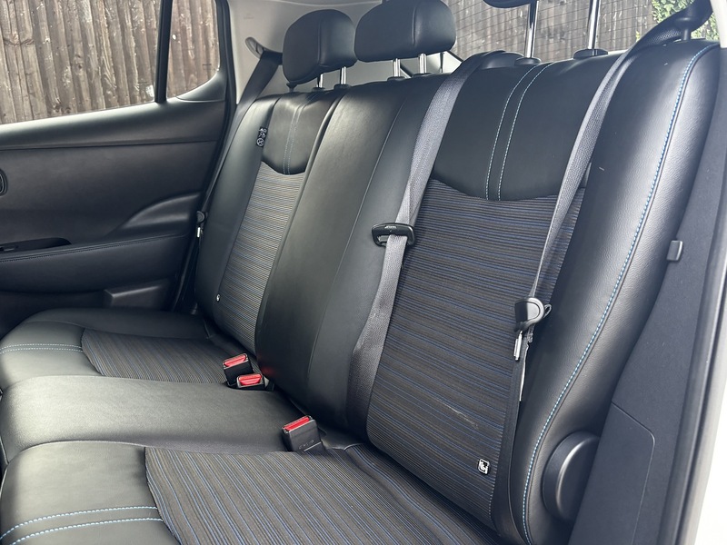 Nissan Leaf N-Connecta - U404