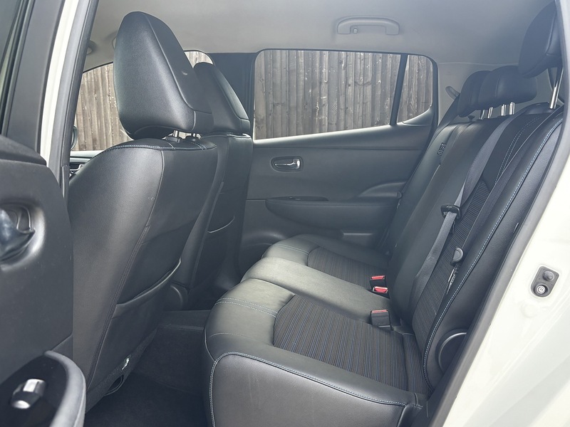 Nissan Leaf N-Connecta - U404