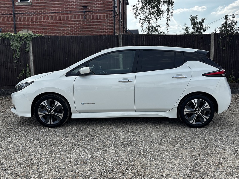 Nissan Leaf N-Connecta - U404