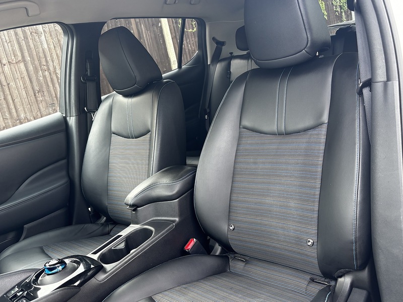 Nissan Leaf N-Connecta - U404