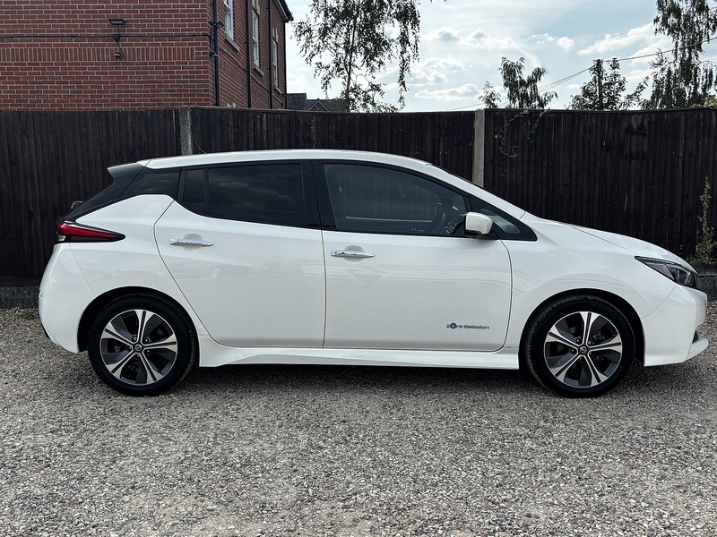 Nissan Leaf N-Connecta - U404