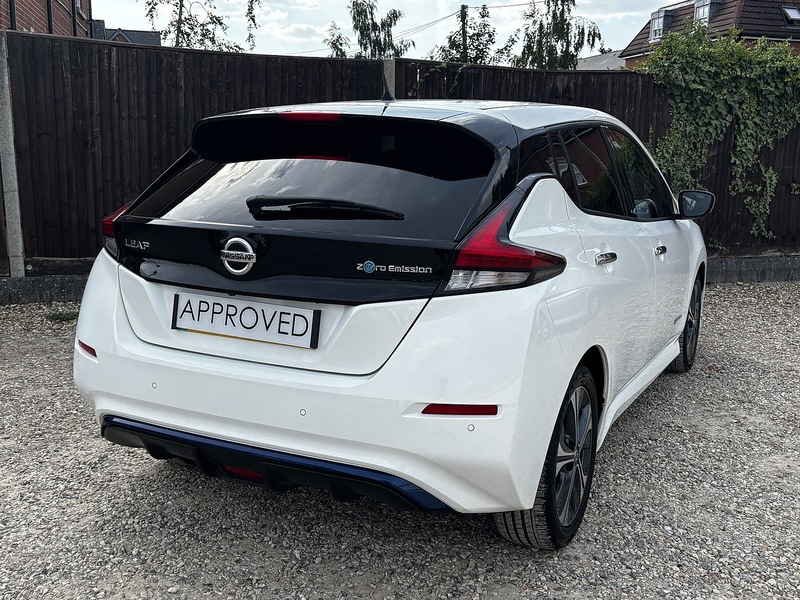 Nissan Leaf N-Connecta - U404