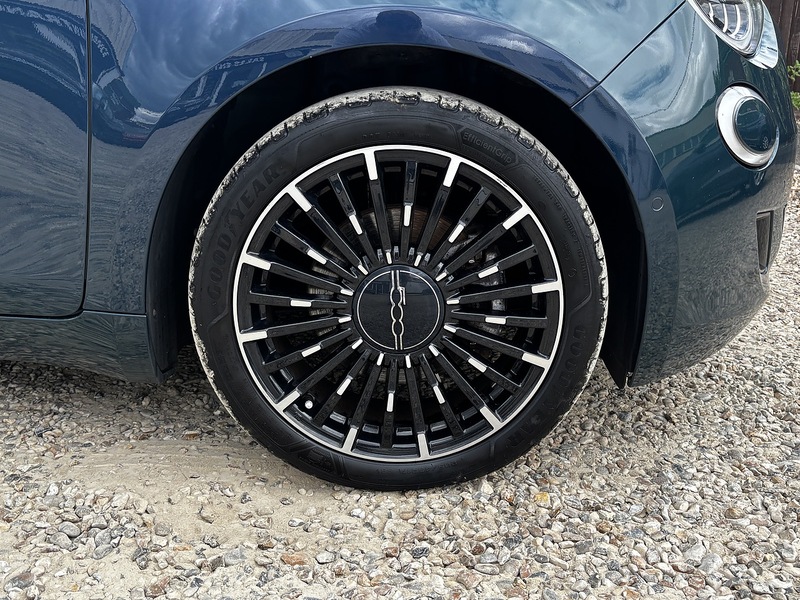 Fiat 500e La Prima - U428