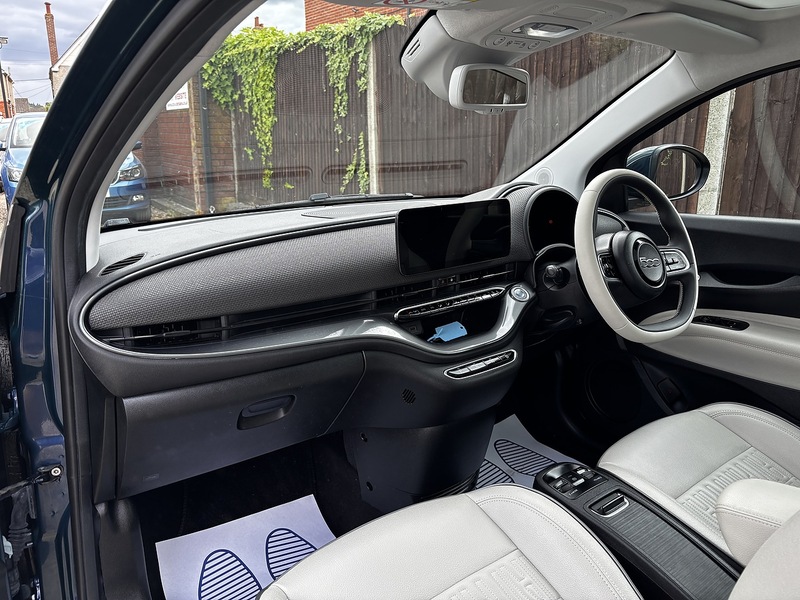 Fiat 500e La Prima - U428