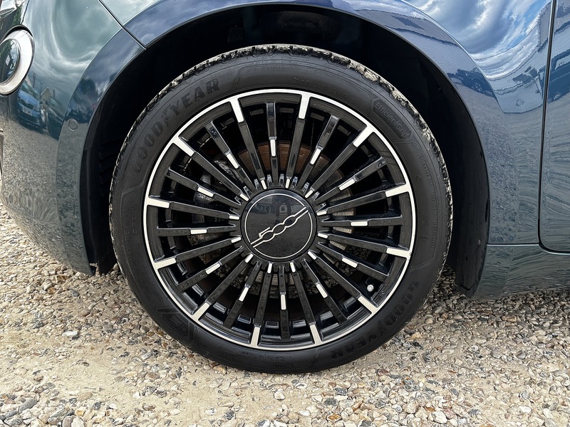 Fiat 500e La Prima - U428