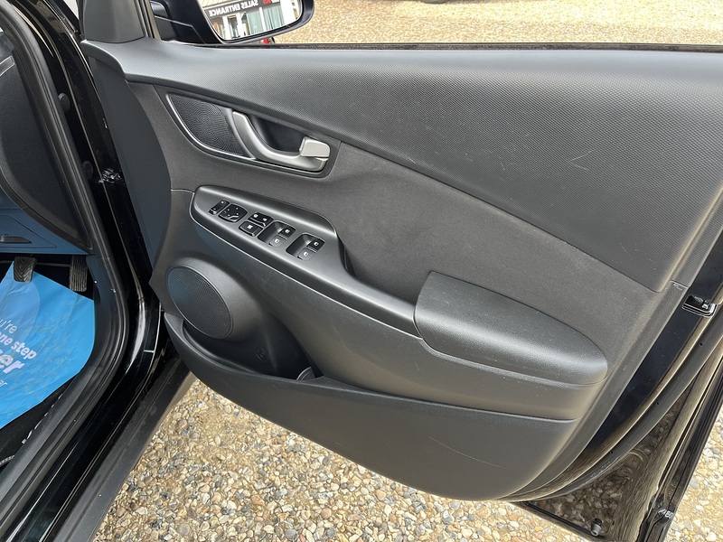 Hyundai KONA T-GDi SE - U450