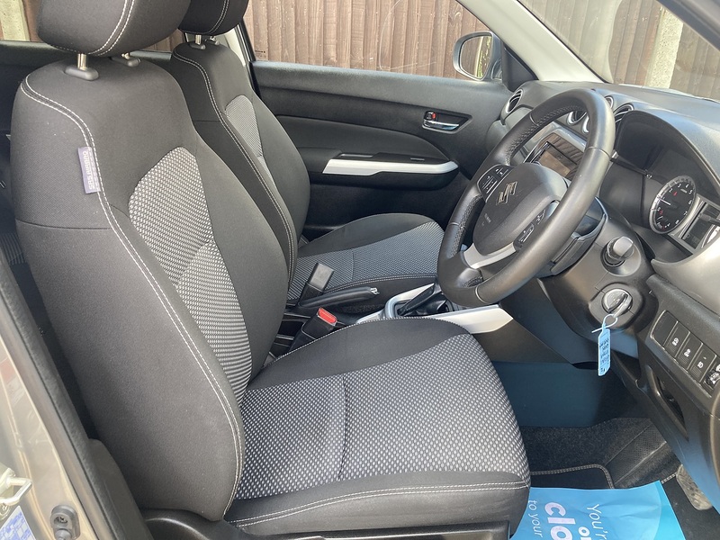 Suzuki Vitara SZ-T - U454