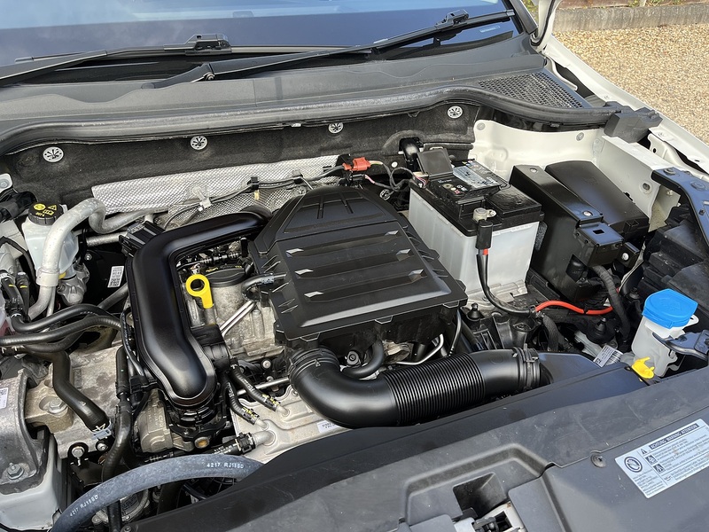 Skoda Karoq TSI SE L - U459