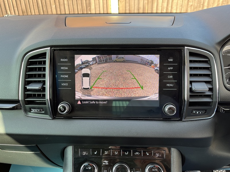 Skoda Karoq TSI SE L - U459