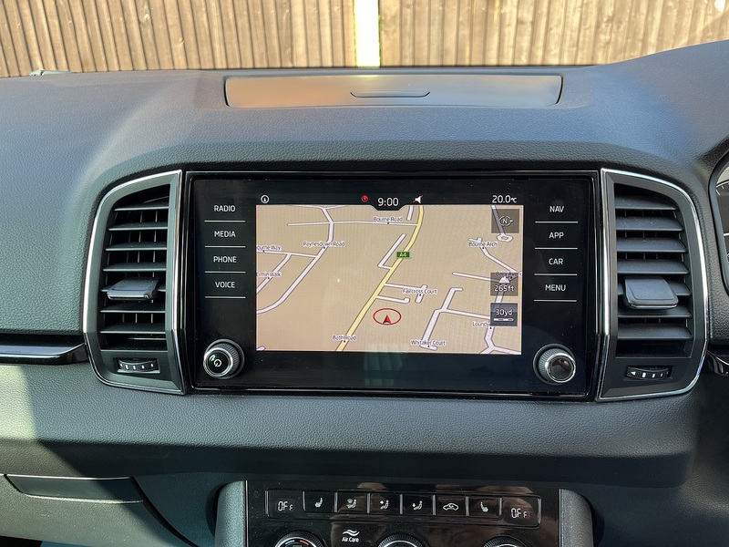Skoda Karoq TSI SE L - U459