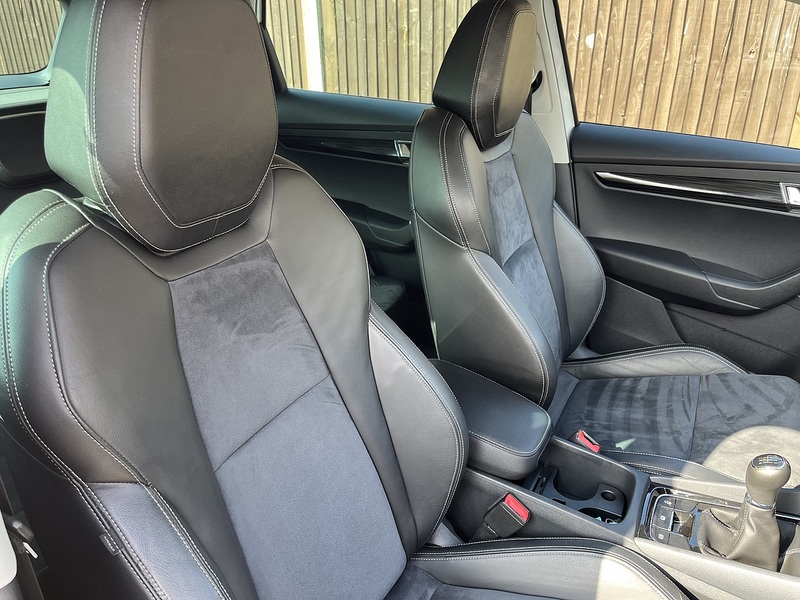 Skoda Karoq TSI SE L - U459
