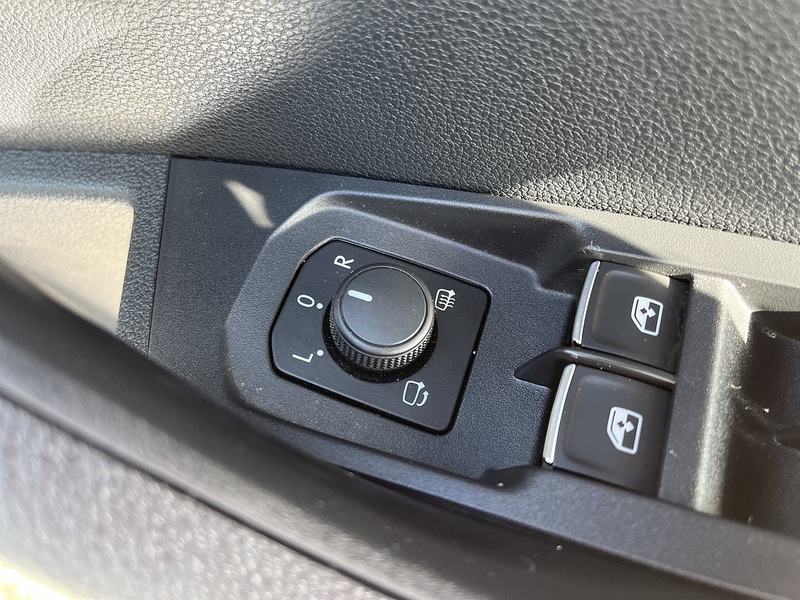 Skoda Karoq TSI SE L - U459