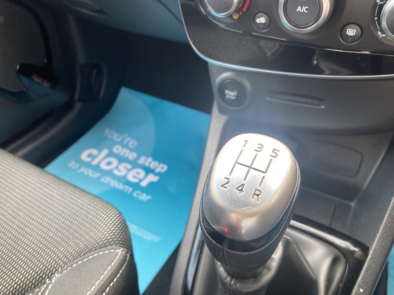 Renault Clio TCe Iconic - U463