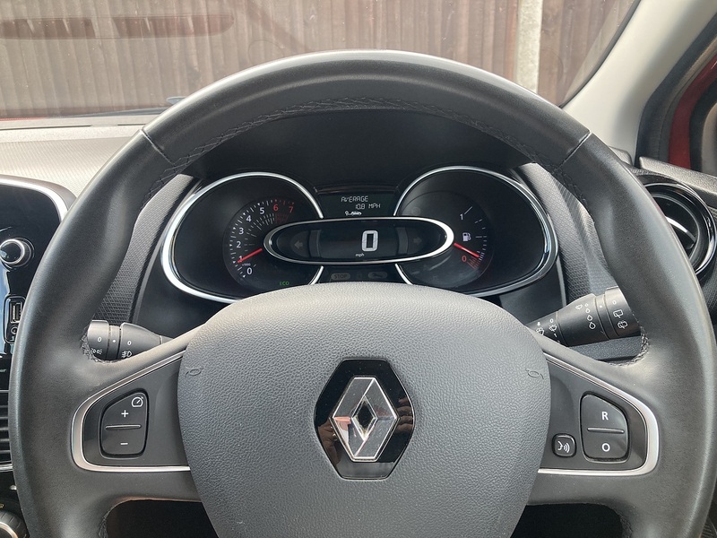 Renault Clio TCe Iconic - U463