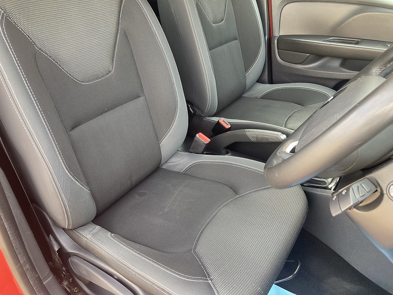 Renault Clio TCe Iconic - U463