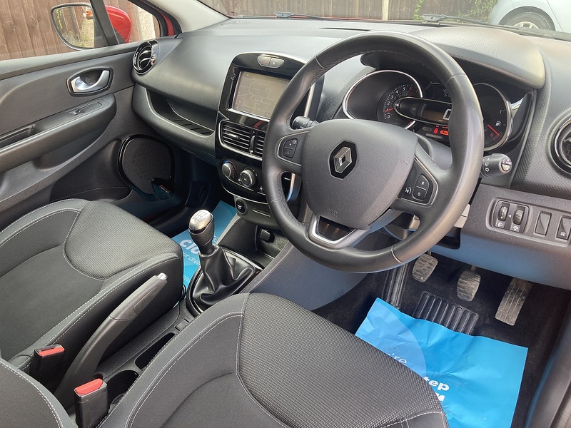 Renault Clio TCe Iconic - U463
